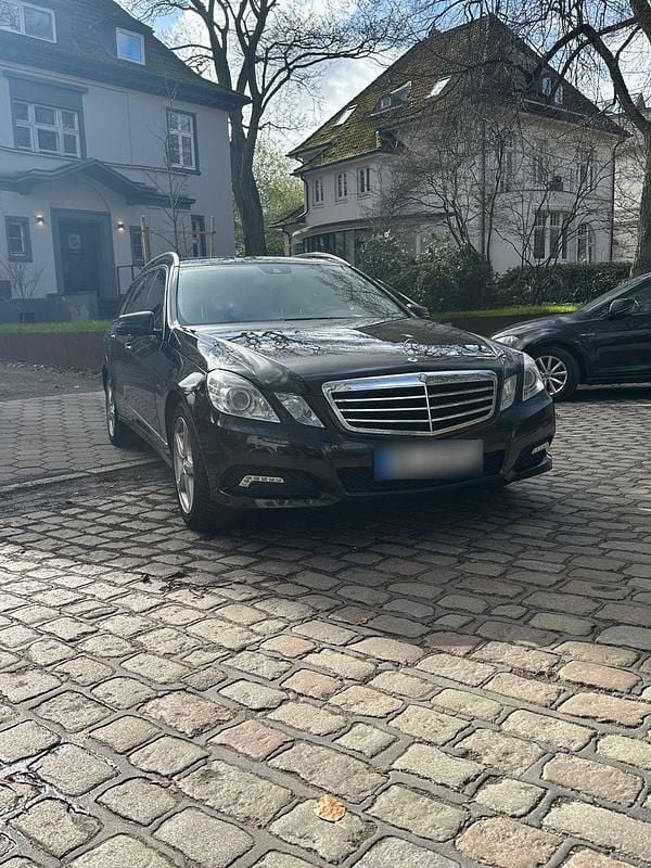 Gebraucht Mercedes E250 Avantgarde 204 PS (150 kW) 2009 Schwarz Kombi