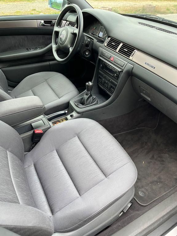 Gebraucht Audi A6 179 PS (131 kW) 2001 Grau Kombi