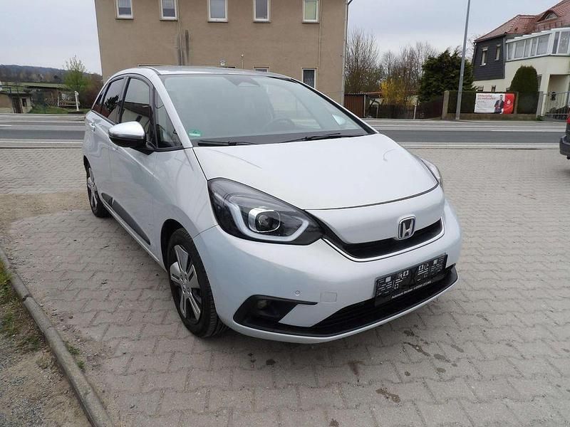 Gebraucht Honda Jazz Executive 98 PS (72 kW) 2021 Premium opal white silver p. Kleinwagen