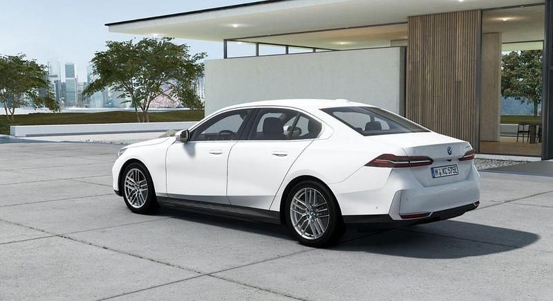 Neu BMW i5 Performance 250 kW (340 PS) 2025 Alpinweiß uni Limousine