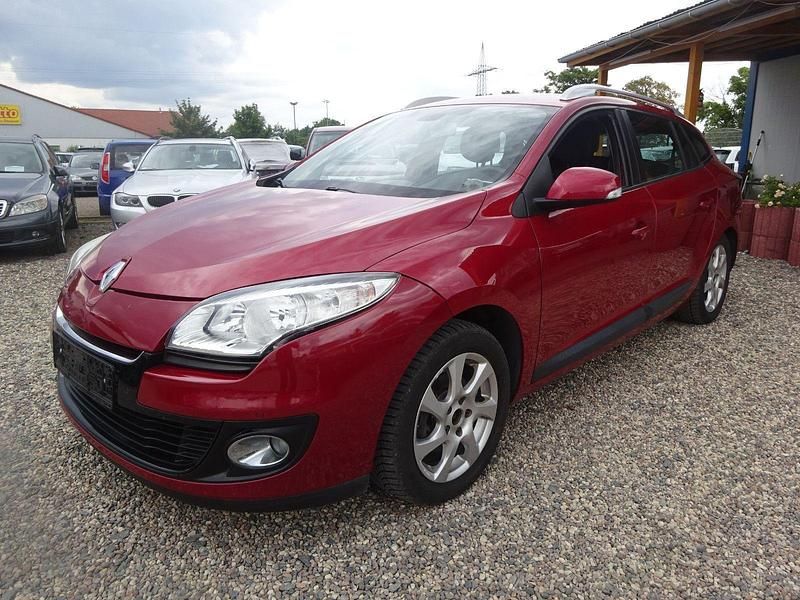 Rot Gebraucht 2012 Renault Mégane GrandTour Expression Kombi | 2.800 € (Superpreis) - Bild 1/4