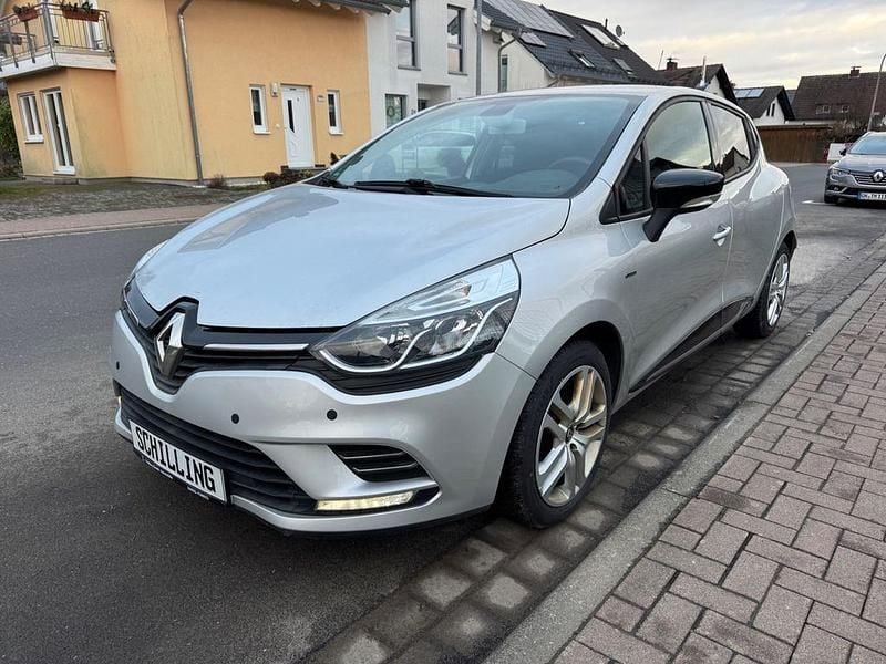Gebraucht Renault Clio IV LIMITED 90 PS (66 kW) 2019 Silber Kleinwagen