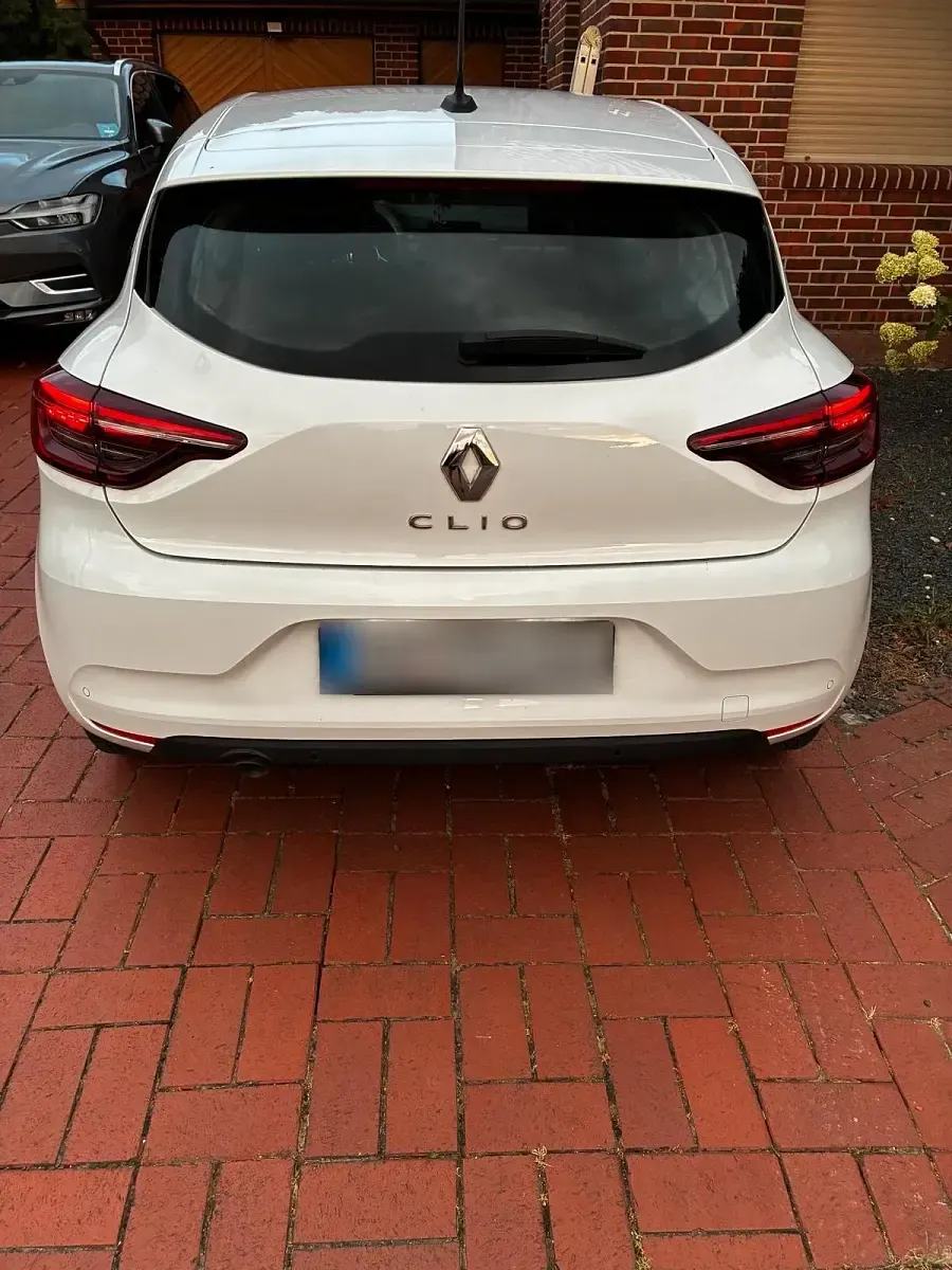 Gebraucht Renault Clio 67 PS (49 kW) 2023 Weiß Kleinwagen