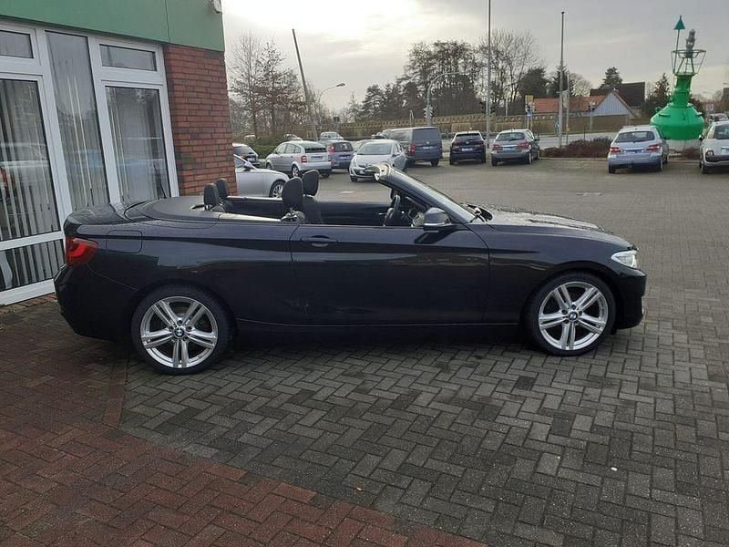 Gebraucht BMW 218 Advantage 150 PS (110 kW) 2016 Schwarz Cabrio