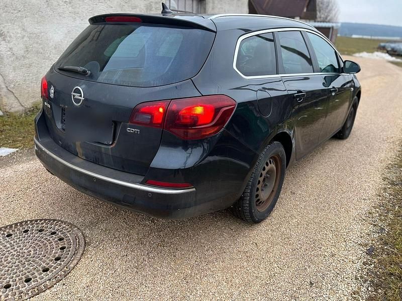 Gebraucht Opel Astra Sport 165 PS (121 kW) 2014 Schwarz Kombi