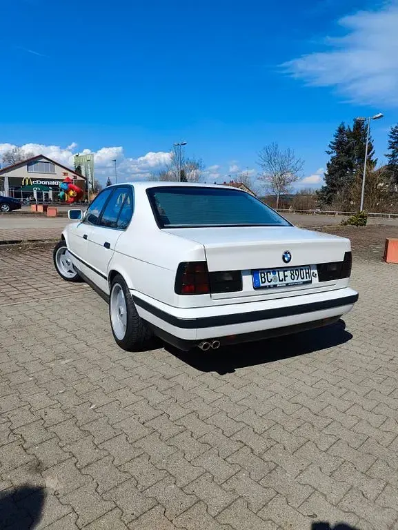 Gebraucht BMW 525 170 PS (125 kW) 1989 Weiß Limousine