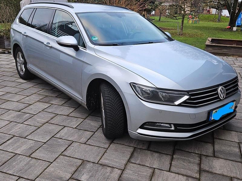 Silber Gebraucht 2015 VW Passat Comfortline Kombi | 9.000 € (Superpreis) - Bild 1/4