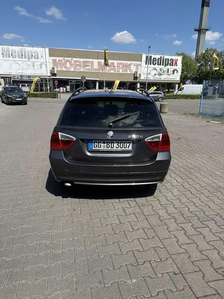 Gebraucht BMW 320 163 PS (119 kW) 2005 Grau Kombi