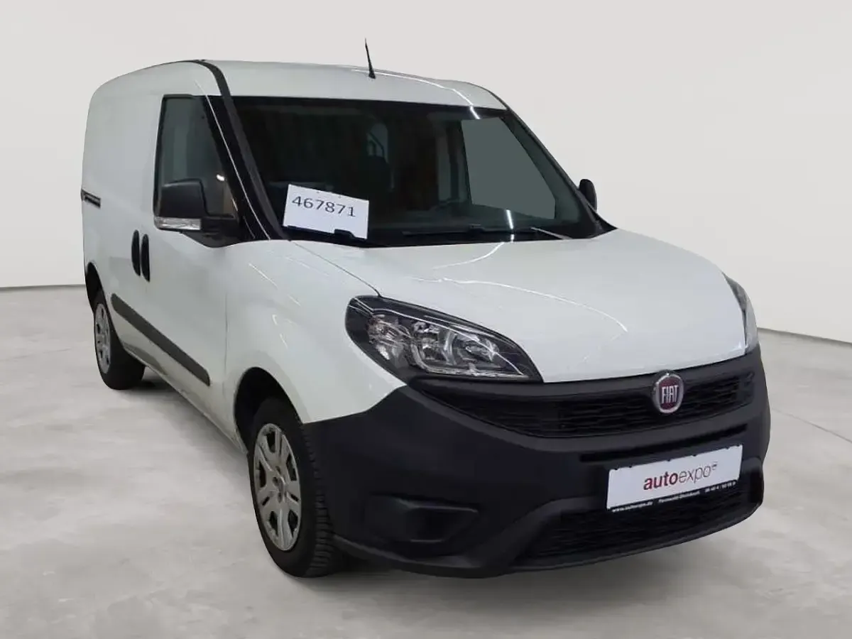 Käytetty Fiat Doblò Basis 101 HP (74 kW) 2022 Tila-auto