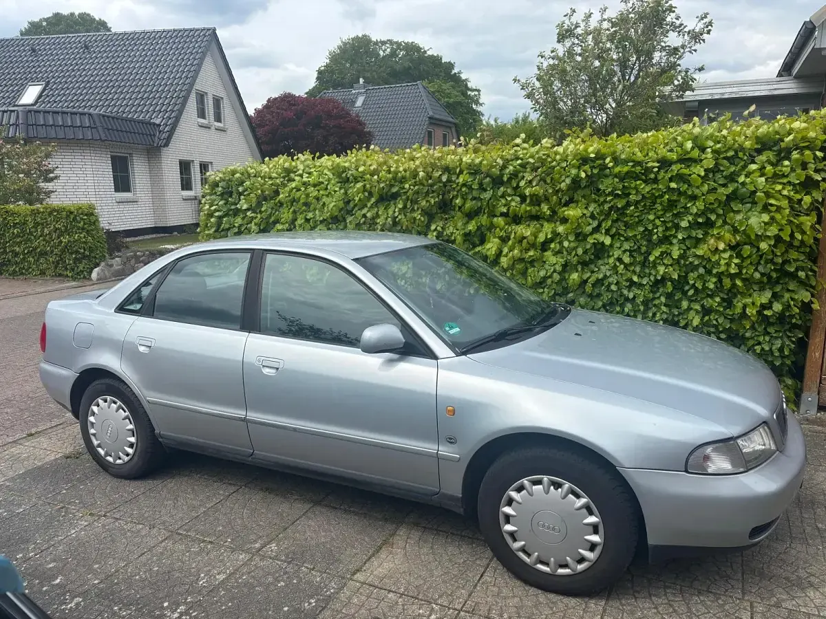 Gebraucht Audi A4 150 PS (110 kW) 1997 Grau Limousine