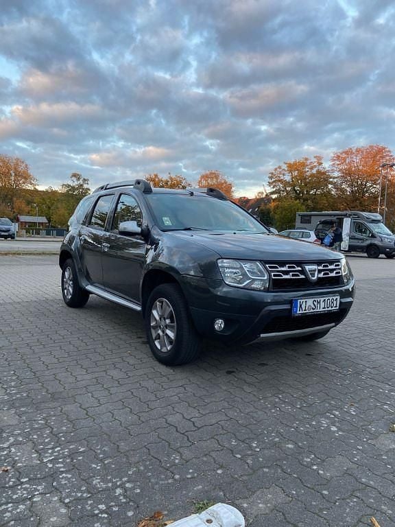 Schwarz Gebraucht 2015 Dacia Duster Prestige SUV | 6.999 € (Guter Preis) - Bild 1/4