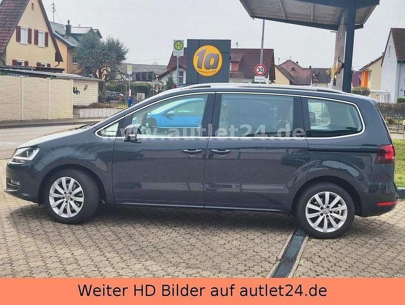 Gebraucht VW Sharan Highline 150 PS (110 kW) 2017 Urano grau Van / Kleinbus