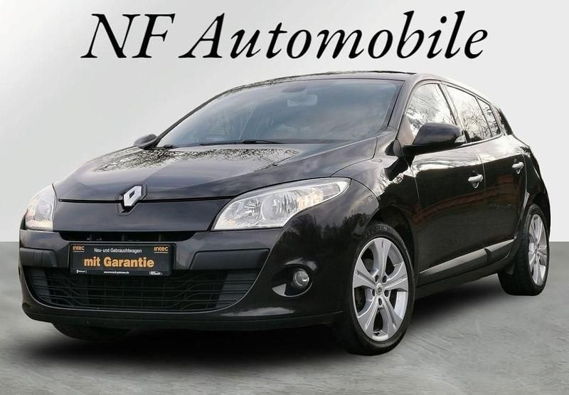 Perlmuttschwarz Gebraucht 2009 Renault Mégane III Dynamique Limousine | 3.980 € (Fairer Preis) - Bild 1/4