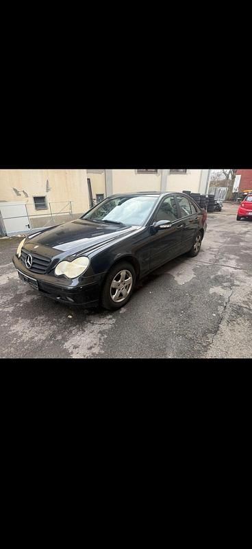 Gebraucht Mercedes C180 143 PS (105 kW) 2004 Schwarz Limousine