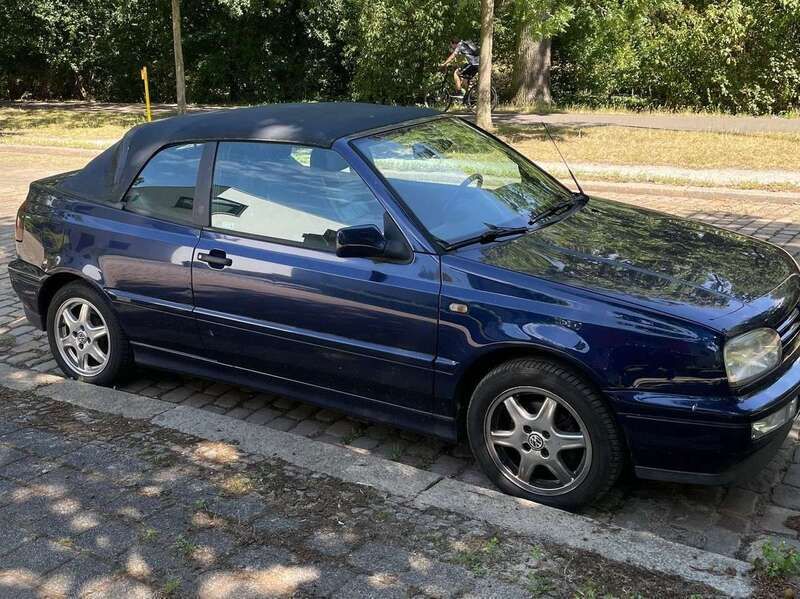 Blau Gebraucht 1996 VW Golf Cabriolet Classicline Cabrio | 4.200 € (Guter Preis) - Bild 1/3
