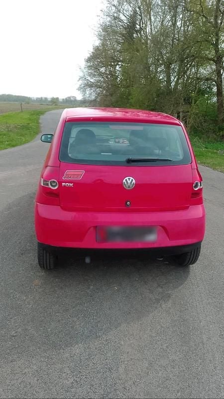 Second-hand VW Fox 54 CP (39 kW) 2005 Roșu Hatchback