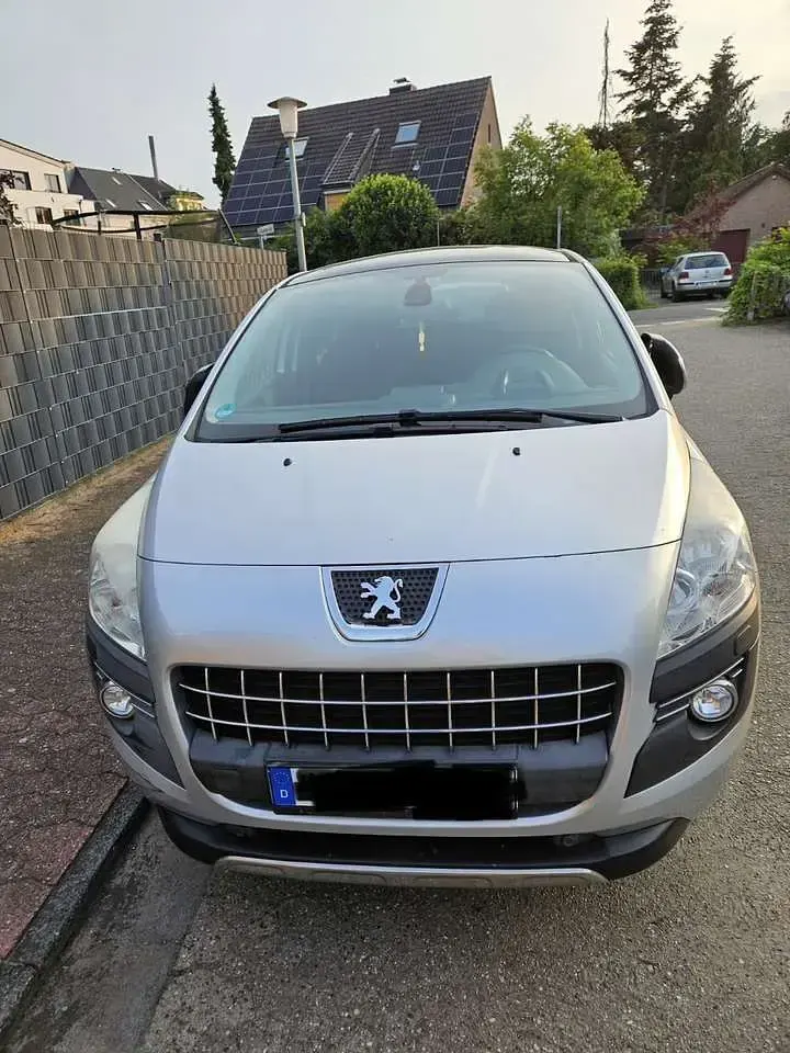 Gebraucht Peugeot 3008 Premium 156 PS (114 kW) 2010 Silber Kombi
