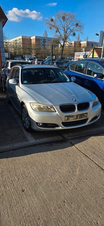 Gebraucht BMW 320 Exclusive 184 PS (135 kW) 2011 Silber Kombi