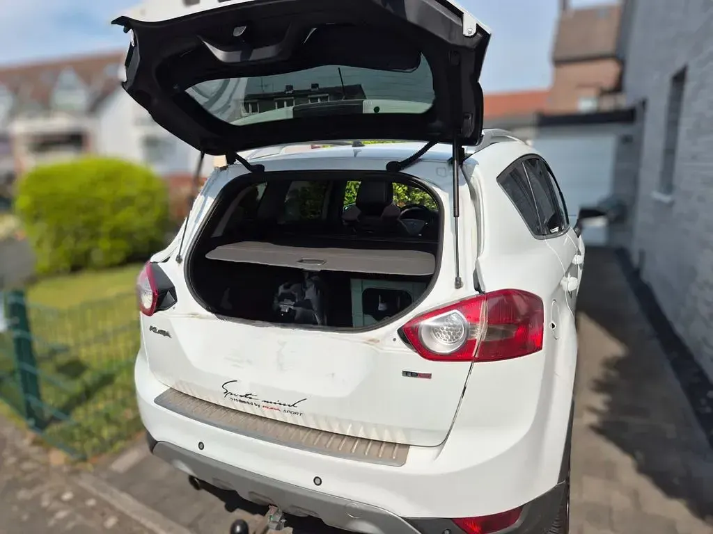 Gebraucht Ford Kuga Titanium 136 PS (100 kW) 2009 Weiß SUV
