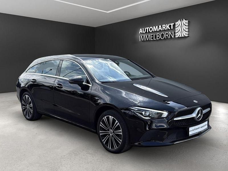 Schwarz Gebraucht 2022 Mercedes CLA250e Limousine | 23.890 € (Superpreis) - Bild 1/4