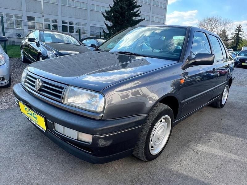 Gebraucht VW Vento 75 PS (55 kW) 1993 Braun Limousine