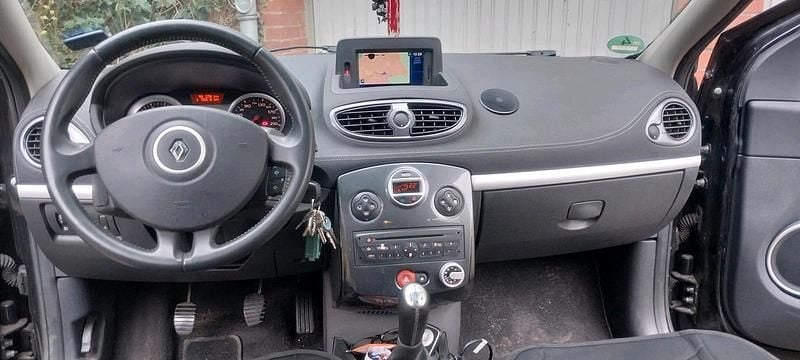 Gebraucht Renault Clio GrandTour 95 PS (69 kW) 2011 Schwarz Kombi