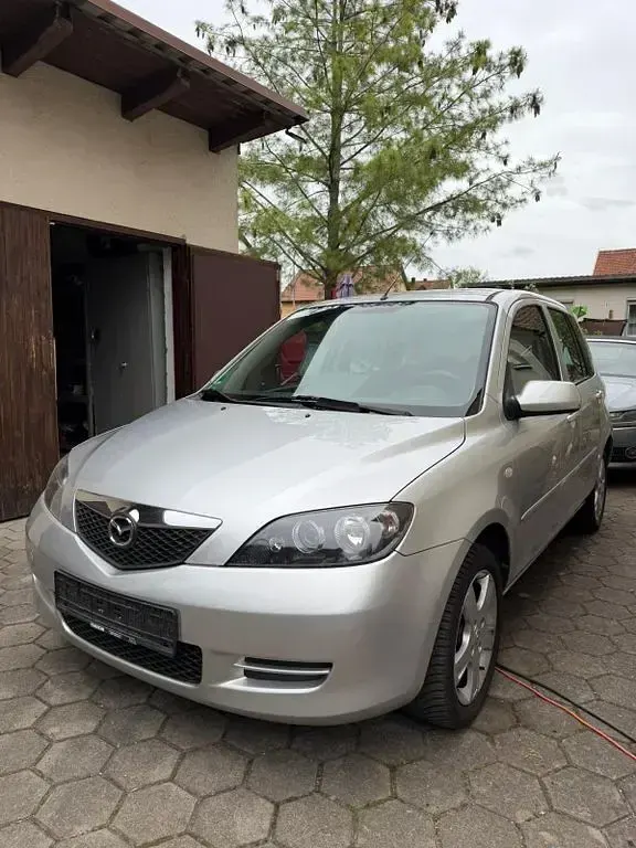 Usata Mazda 2 Active 80 CV (58 kW) 2007 Argento Utilitaria