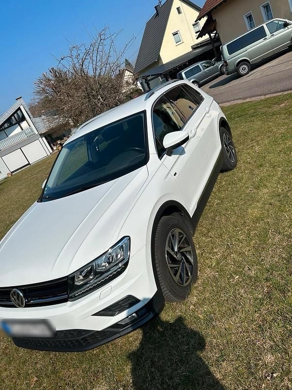 Gebraucht VW Tiguan 150 PS (110 kW) 2018 Weiß SUV