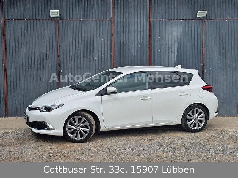 Gebraucht Toyota Auris Executive 111 PS (81 kW) 2016 Weiß Limousine