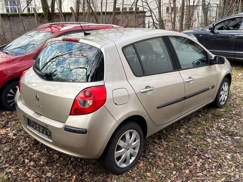 Gebraucht Renault Clio II 86 PS (63 kW) 2006 Braun Limousine
