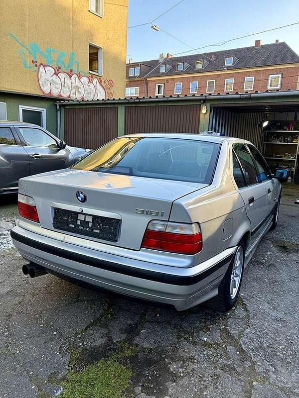 Gebraucht BMW 318 116 PS (85 kW) 1998 Limousine