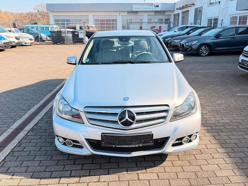 Gebraucht Mercedes C180 156 PS (114 kW) 2011 Silber Limousine