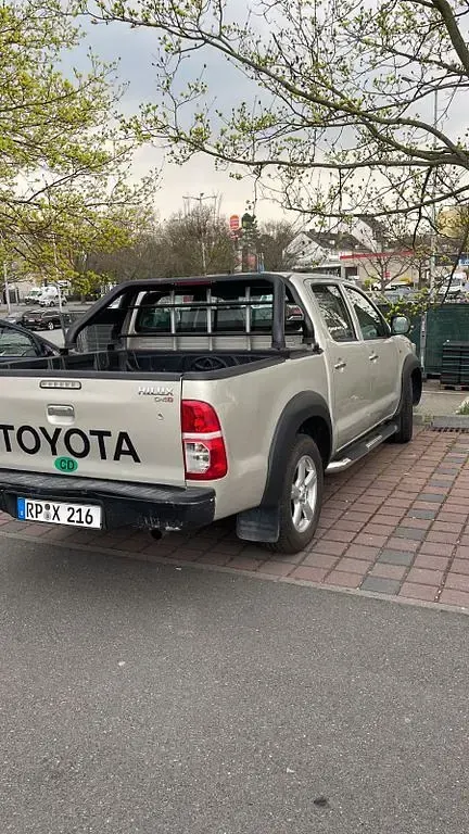 Gebraucht Toyota HiLux 144 PS (105 kW) 2014 Beige Pickup