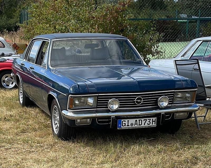 Blau Gebraucht 1973 Opel Admiral Limousine | 15.900 € - Bild 1/4