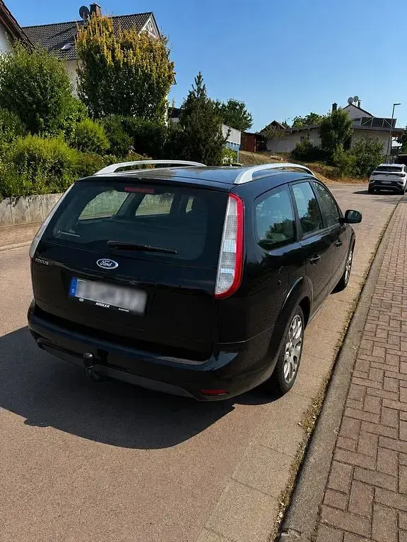 Gebraucht Ford Focus 116 PS (85 kW) 2009 Schwarz Limousine