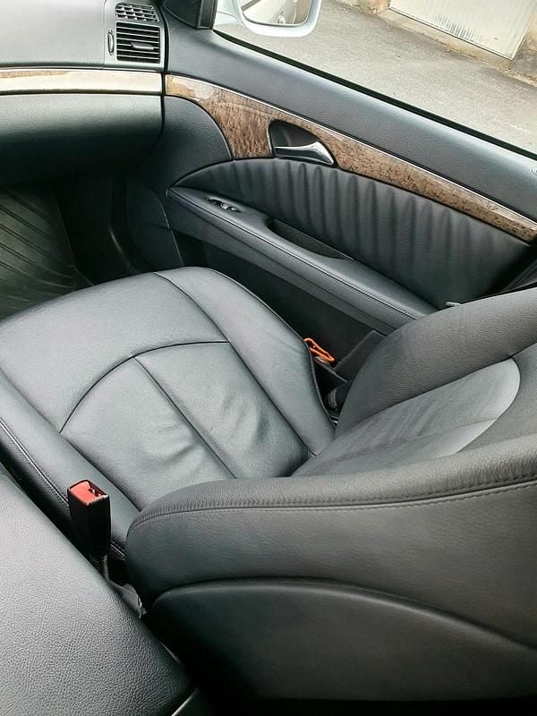 Gebraucht Mercedes E280 Avantgarde 190 PS (139 kW) 2008 Grau Kombi