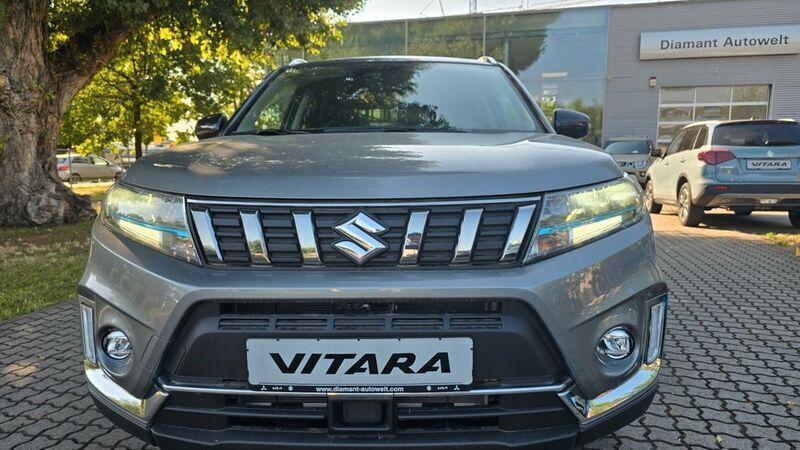 Grau Gebraucht 2024 Suzuki Vitara Comfort SUV | 24.800 € (Fairer Preis) - Bild 1/4