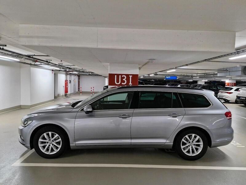 Grau Gebraucht 2017 VW Passat Kombi | 16.500 € (Guter Preis) - Bild 1/4