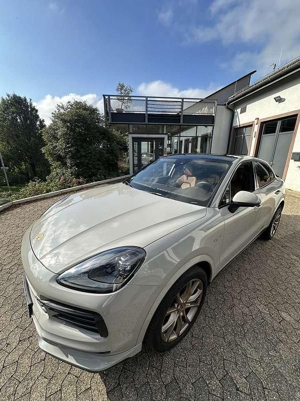 Gebraucht 2023 Porsche Cayenne Platinum Edition SUV | 87.000 € (Fairer Preis) - Bild 1/4