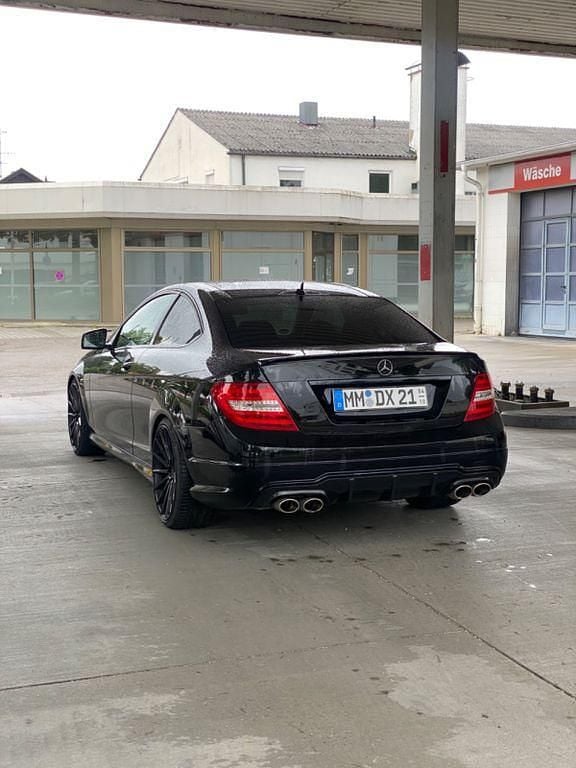 Schwarz Gebraucht 2012 Mercedes C350 AMG line Coupé | 16.499 € (Fairer Preis) - Bild 1/4