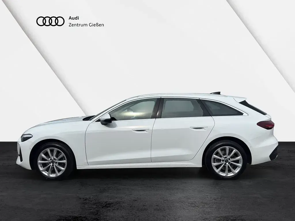 Gebraucht Audi A5 Sport 204 PS (150 kW) 2025 Arkonaweiß Kombi