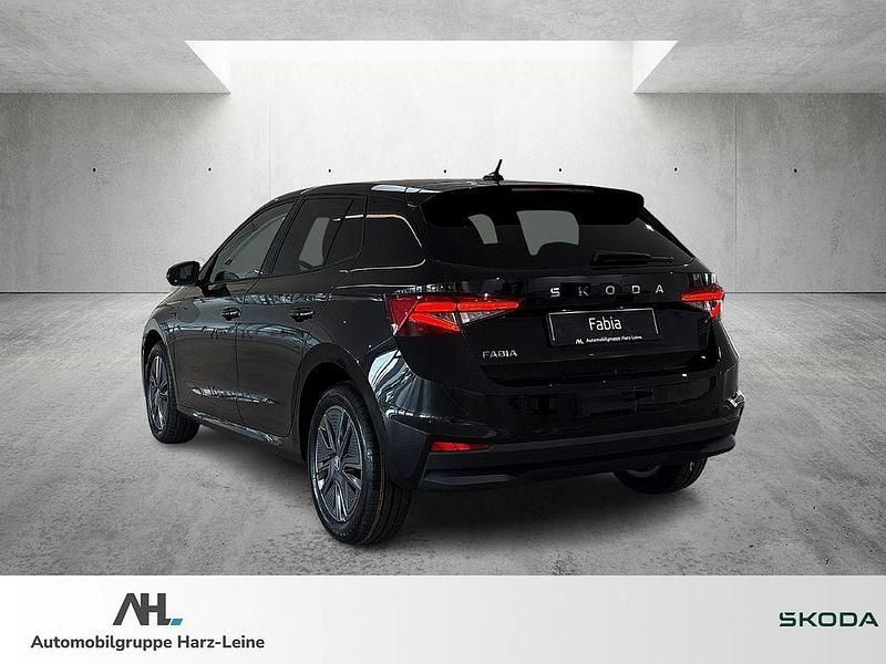 Neu Skoda Fabia Tour 95 PS (69 kW) 2025 Schwarz Kleinwagen