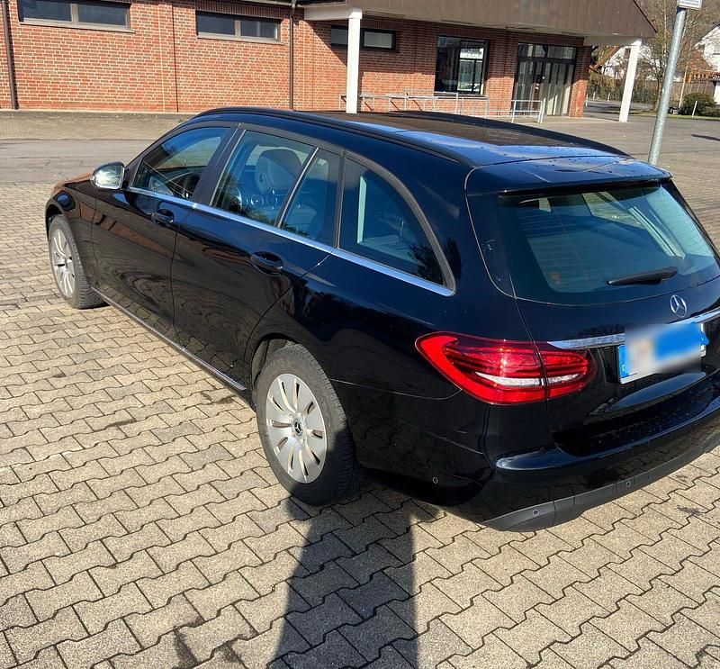 Gebraucht Mercedes C180 156 PS (114 kW) 2019 Schwarz Kombi