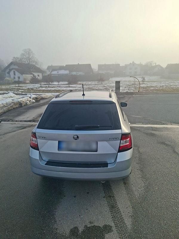 Gebraucht Skoda Fabia Ambition 90 PS (66 kW) 2016 Silber Kombi