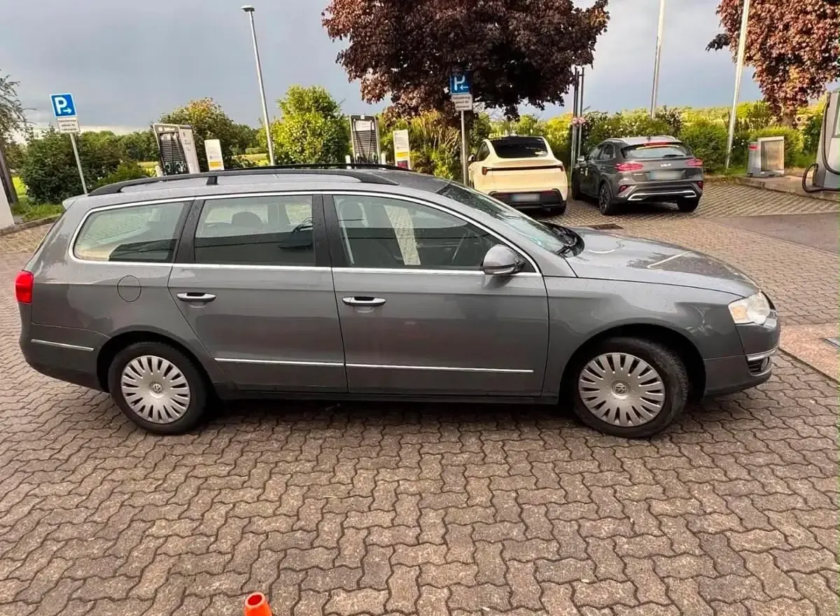 Gebraucht VW Passat 115 PS (84 kW) 2007 Grau Limousine