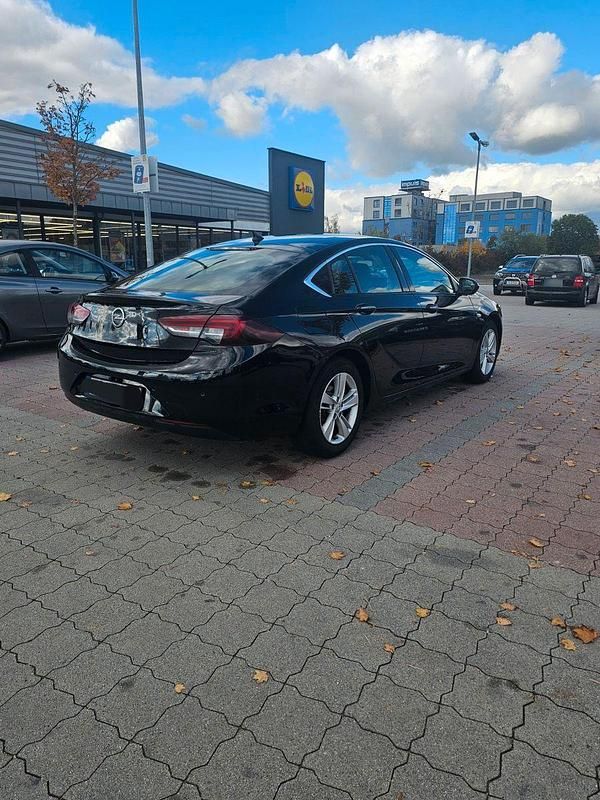 Gebraucht Opel Insignia Edition 136 PS (100 kW) 2018 Schwarz Limousine