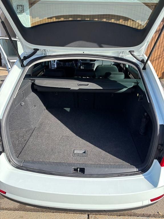 Gebraucht Skoda Octavia Drive 150 PS (110 kW) 2017 Weiß Kombi