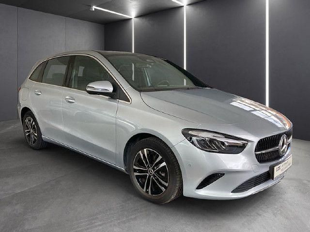 Gebraucht Mercedes B250e 218 PS (160 kW) 2024 Van / Kleinbus
