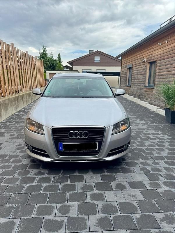 Silber Gebraucht 2010 Audi A3 Limousine | 4.400 € (Guter Preis) - Bild 1/4