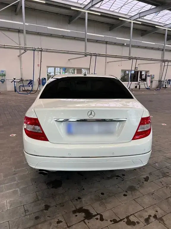 Gebraucht Mercedes C200 184 PS (135 kW) 2009 Weiß Limousine